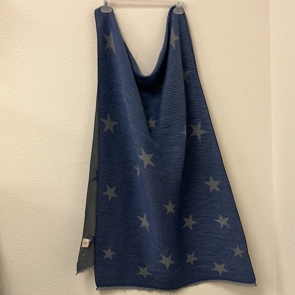 Pretty Persuasions Knit Star Long Scarf - Picture 7 of 8